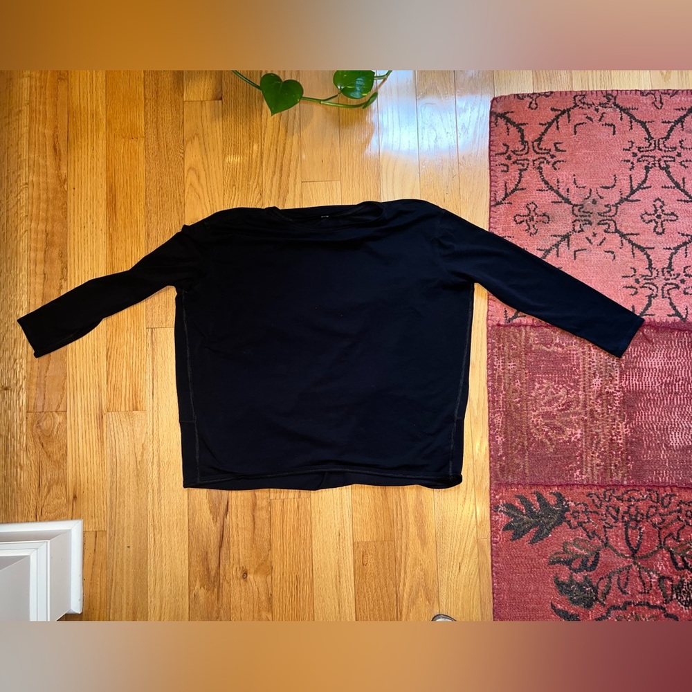 Lululemon Black Back in Action long sleeve shirt. Size 10